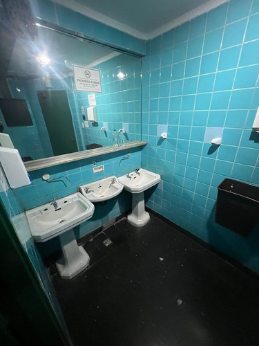 Imagen 11 de 13 de Oficina Con Baño Compartido