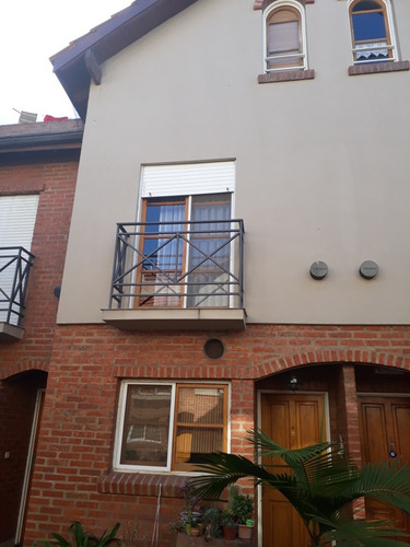 Imagen 4 de 14 de Triplex En Barrio Cerrado.