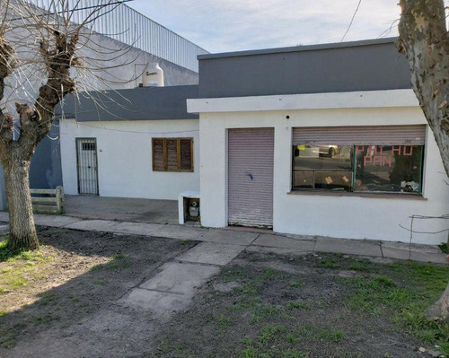 Casa En Venta - 2 Dormitorios 1 Baño - 420mts2 - Ensenada