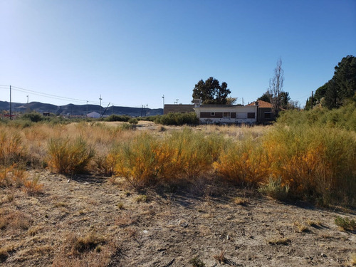 Imagen 7 de 10 de Astra Fracción De 6.000 M2 Con Importante Inmueble