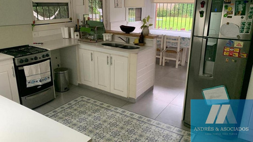 Imagen 6 de 18 de Venta Casa Bella Vista, Barrio El Robledal