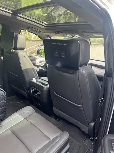 Chevrolet Suburban 6.2 High Country 4X4 At