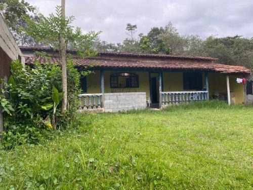Casa Com Piscina E 2 Dormitórios Em Itanhaém/sp 7277-pc