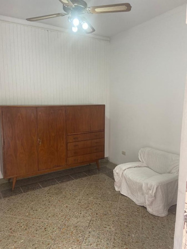 Imagen 1 de 11 de Casa En Venta De 2 Dormitorios C/ Cochera En Quilmes