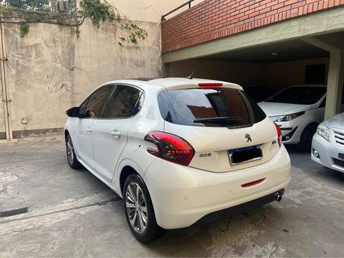 Imagen 4 de 10 de Peugeot 208 2017 1.6 Feline