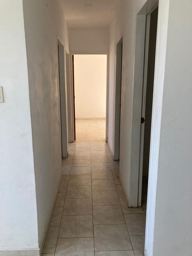 Imagen 7 de 13 de Apartamento De Tres Habitaciones Dos Baños Un Puesto De Estacionamiento