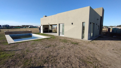 Imagen 19 de 19 de Hermosa Casa En Barrio San Felipe Con Pileta