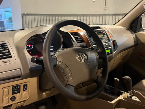 Toyota SW4 SRV D4-D 4x4 3.0 TDI Dies. Aut