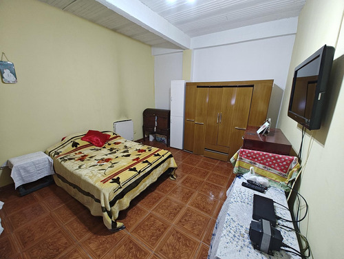 Casa En Venta En Isidro Casanova