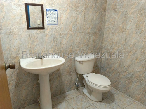 Jv Vende Haz Crecer Tu Negocio En Esta Ubicación Privilegiada! Galpon Con Fácil Acceso Para Clientes Y Proveedores, Además De Cómodas Opciones De Estacionamiento. 25-10294 Jun11