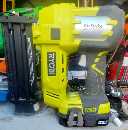 Imagen 2 de 2 de Pistola Automatica De Clavos Ryobi 18vl