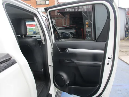 Toyota Hilux 4x4 2400cc At Aa