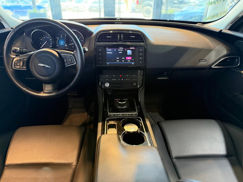 Jaguar XE 2.0 Se 240cv