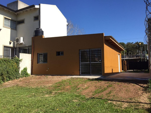 Imagen 12 de 14 de Casa En Venta - 2 Dormitorios 1 Baño - 60mts2 - Villa Elisa