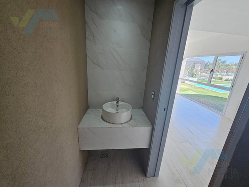 Casa 5 Ambientes En Venta - Barrio Cerrado Santo Tomás - Pilar