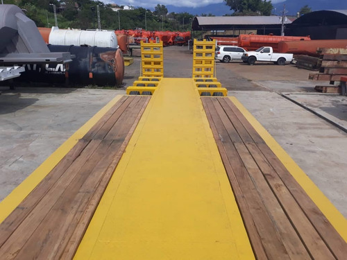 Equipamientos Lowboy Cama Plana De 80 Toneladas