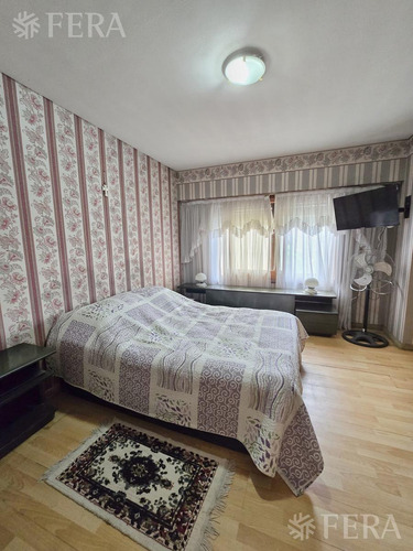 Venta Casa 5 Ambientes Con Cochera Y Jardín En Wilde