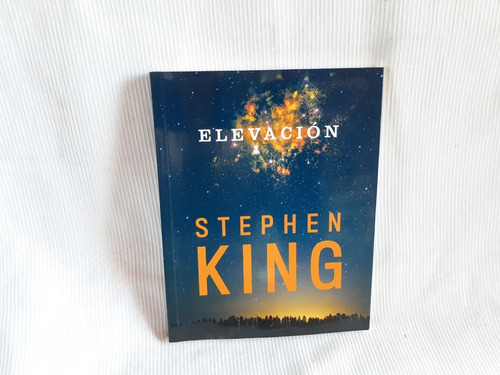 Imagen 1 de 4 de Elevacion Stephen King Suma De Letras