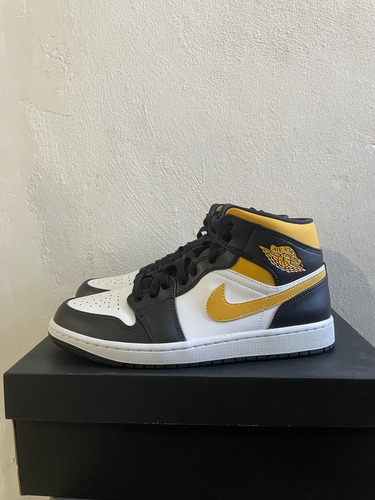 Jordan 1 Mid Polen 27.5 Mx Original (Usado)