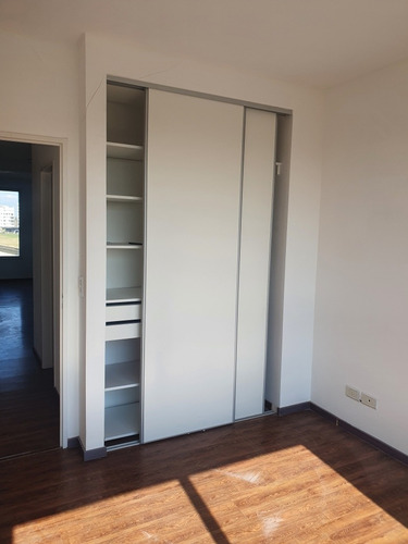 Imagen 10 de 12 de Alquiler Y/o Venta. Departamento 4 Ambientes. Excelente Estado Nordelta Pto Escondido.