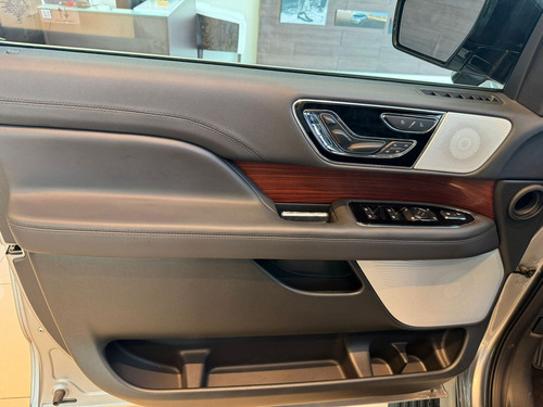 Lincoln Navigator L 2024