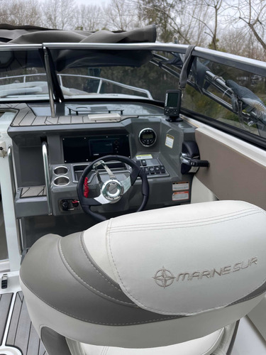 Imagen 5 de 24 de Quicksilver 2500 Yamaha 300 Hp 4 Tiempos 2017 2400