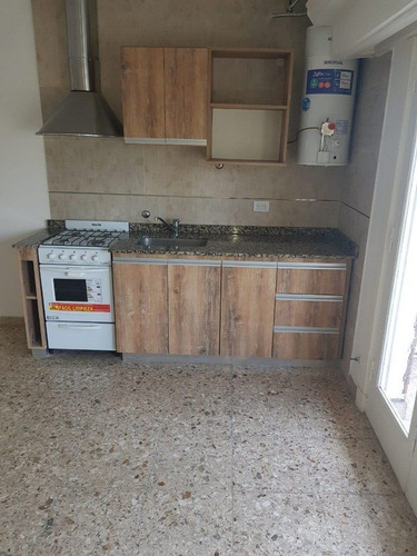 Imagen 5 de 12 de Ph De 2 Ambientes Con Balcón A La Calle Y Cochera