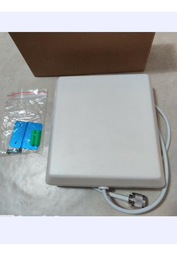 Antena Interna Tipo Panel De 8dbi De 700 A 2700mhz Con Cable