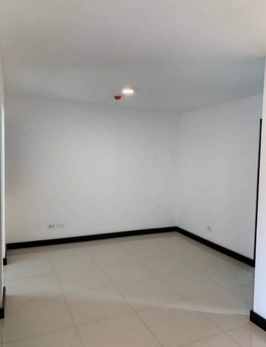 Imagen 10 de 14 de Moderno Con Patio Apto En Zapote