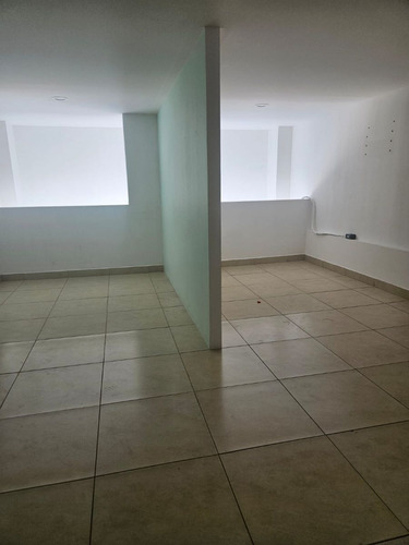 Local Comercial En Renta En Plaza Ubicada En Milenio Iii Queretaro