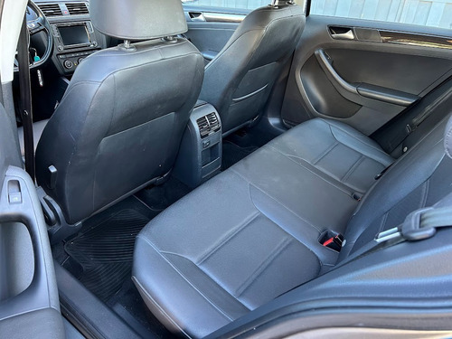 Imagen 4 de 25 de Volkswagen Vento Highline 1.4t Dsg 2018 / Unico Dueño