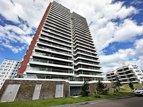 Apartamento En Piso Alto En Venta En Icon Brava Tower, Punta Del Este.