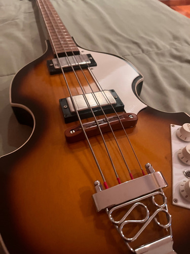 Bajo Eléctrico Faim Violín 4 Cuerdas Diestro Marrón 4 (Usado)