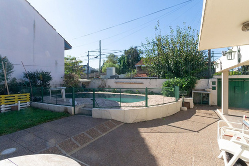 Dúplex En Martínez, Lote Propio, Pileta Y Quincho