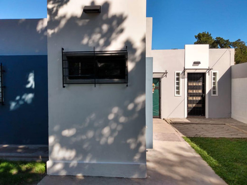 Casa En Venta - 3 Dormitorios 3 Baños - 600mts2 - Manuel B. Gonnet, La Plata