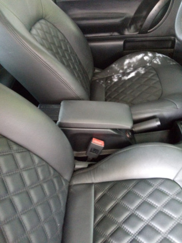 Volkswagen New Beetle 2.0 3p Automática