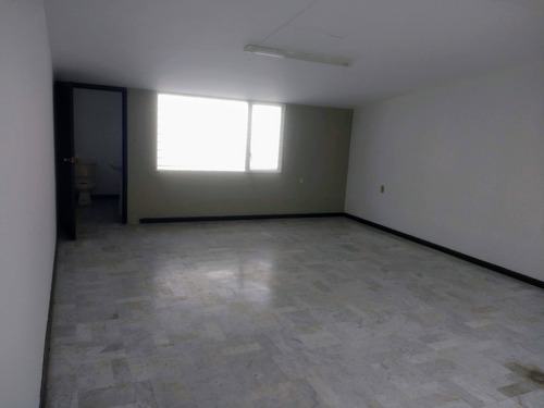 Imagen 8 de 25 de Casa Renta Toluca Colonia Cipres Residencial Colon, Uso Comercial Acceso Por Dos Calles, A 5 Min Centro Historico, Salida Rapida Cdmx