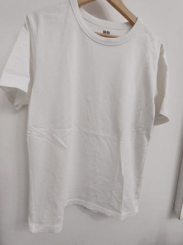 Remera Uniqlo