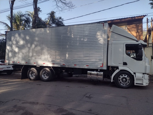 Imagem 2 de 7 de Volvo Vm 260 2008