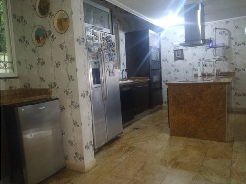 Casa En Venta Con Anexo En La Suiza San Antonio De Los Altos