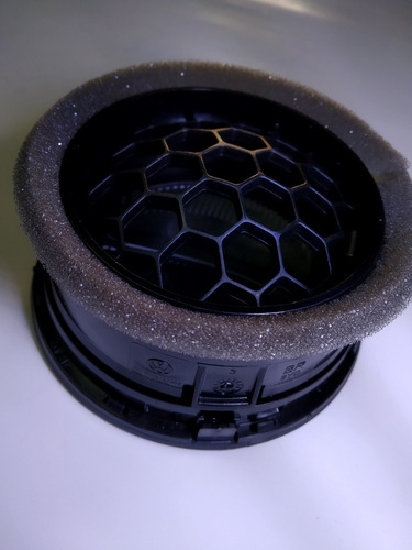 Imagen 4 de 4 de Difusor Aire Amarok Original Volkswagen Marco Negro