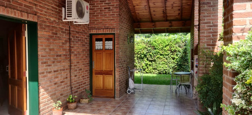 Chalet Impecable En Zona Residencial.