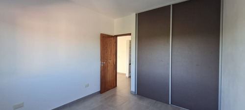Imagen 9 de 13 de Casa 3 Dorm 3 Baños (1 En Suite) - Amplia Galeria - La Estanzuela