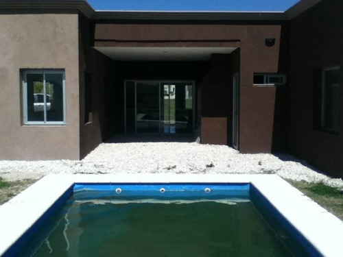 Imagen 1 de 10 de Casa En Venta En Santa Isabel, Escobar, G.b.a. Zona Norte