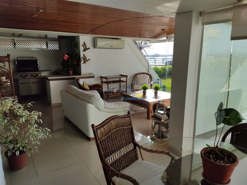 Venta Apartamento 3 Dormitorios En Suite, Península, Frente Al Puerto, Punta Del Este- Ref: 11642