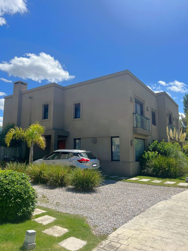 Casa En Alquiler En Lagos Parque Miramar