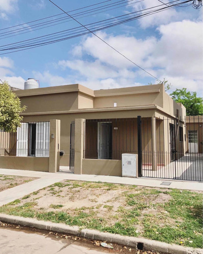 Excelente Casa En Barrio Sarmiento Luján