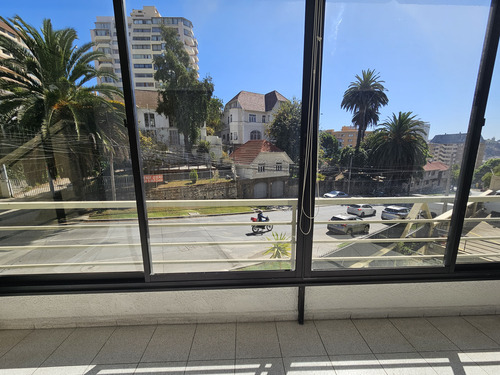 Departamento En Calle Traslaviña, A Pocas Cuadras De Alvare