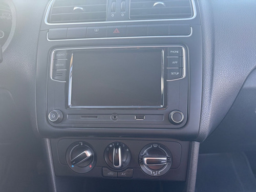 Volkswagen Polo 1.6 L4 Sound Tiptronic At
