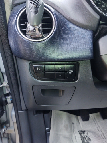 Imagem 14 de 15 de Fiat Punto 2013 1.4 Attractive Flex 5p